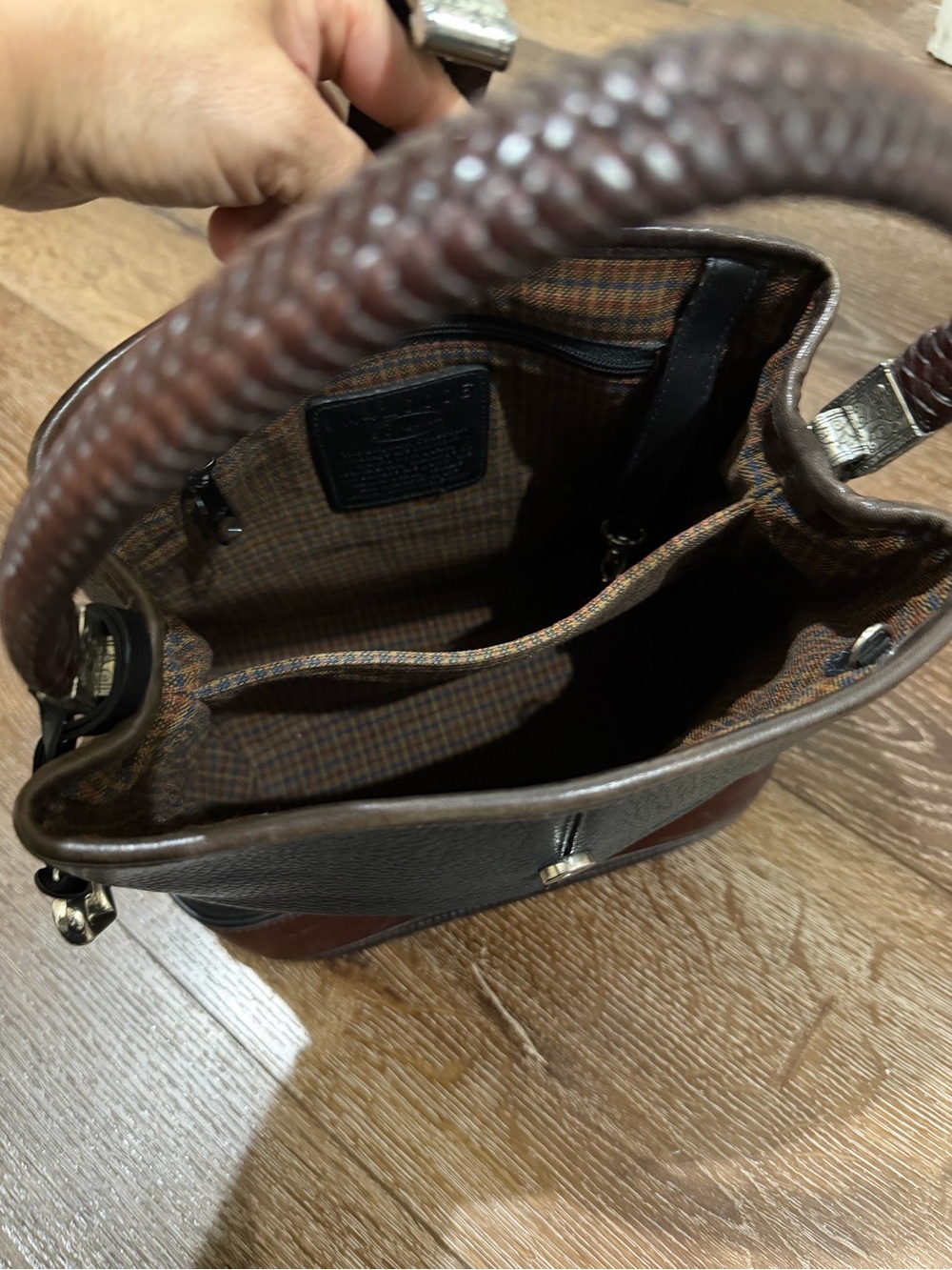Brighton Black Pebbled Leather bucket Bag with Brown Trim - Picture 5 of 10